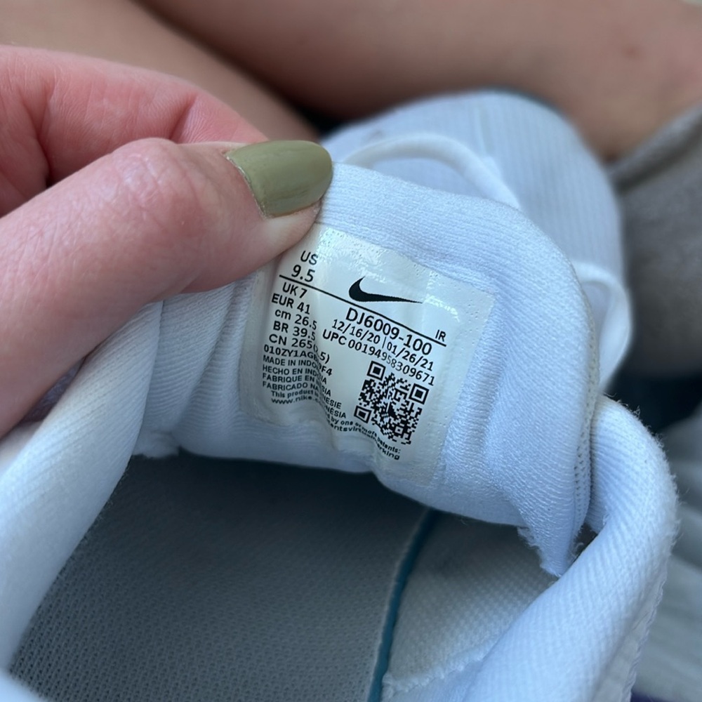 Nike Revolution Women’s White and Black Running Shoes size 9.5 - Picture 2 of 9